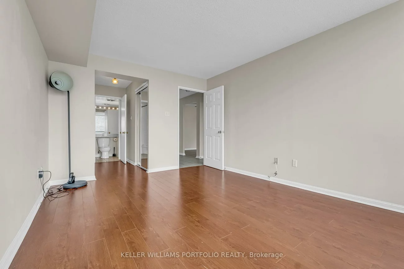 10, Laurelcrest, Queen Street Corridor, Brampton