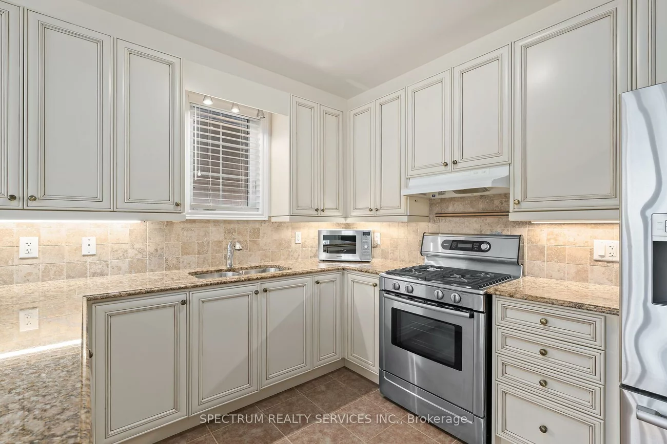 74, Locust, Sandringham-Wellington, Brampton