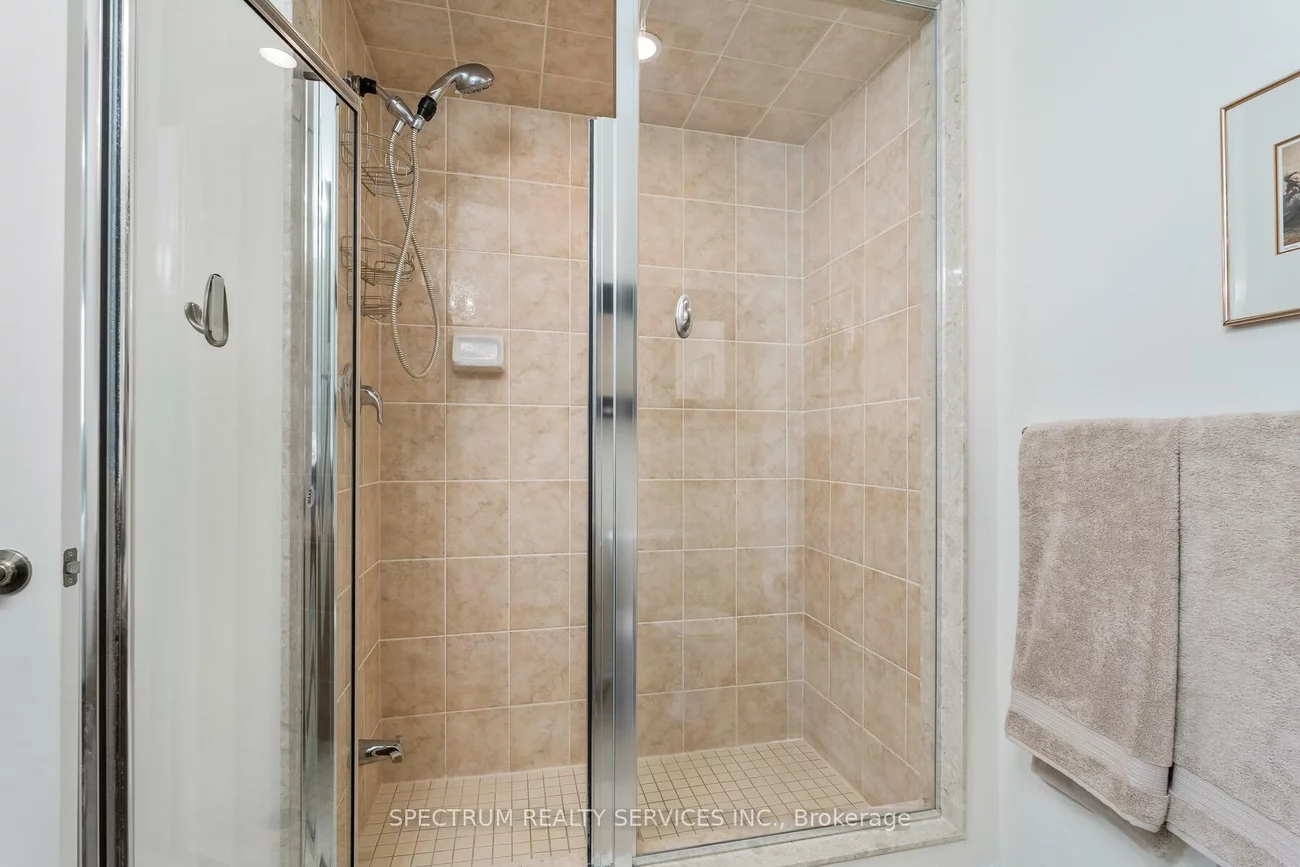 74, Locust, Sandringham-Wellington, Brampton