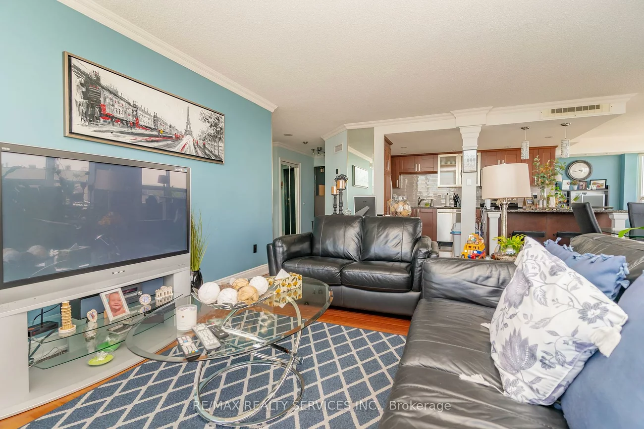 8, Lisa, Queen Street Corridor, Brampton