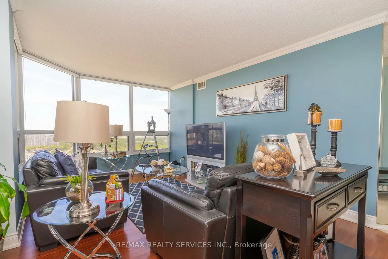 8, Lisa, Queen Street Corridor, Brampton