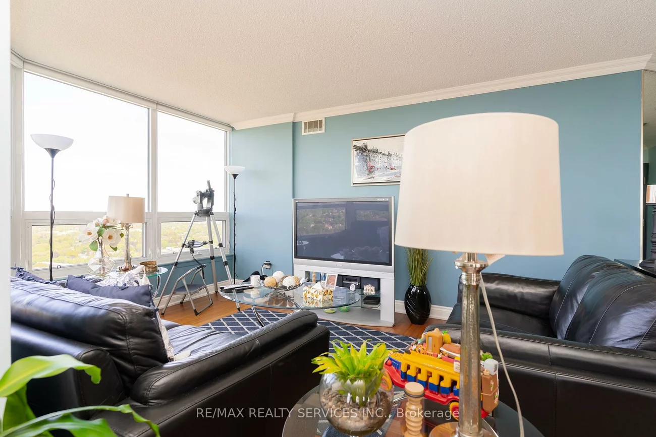 8, Lisa, Queen Street Corridor, Brampton