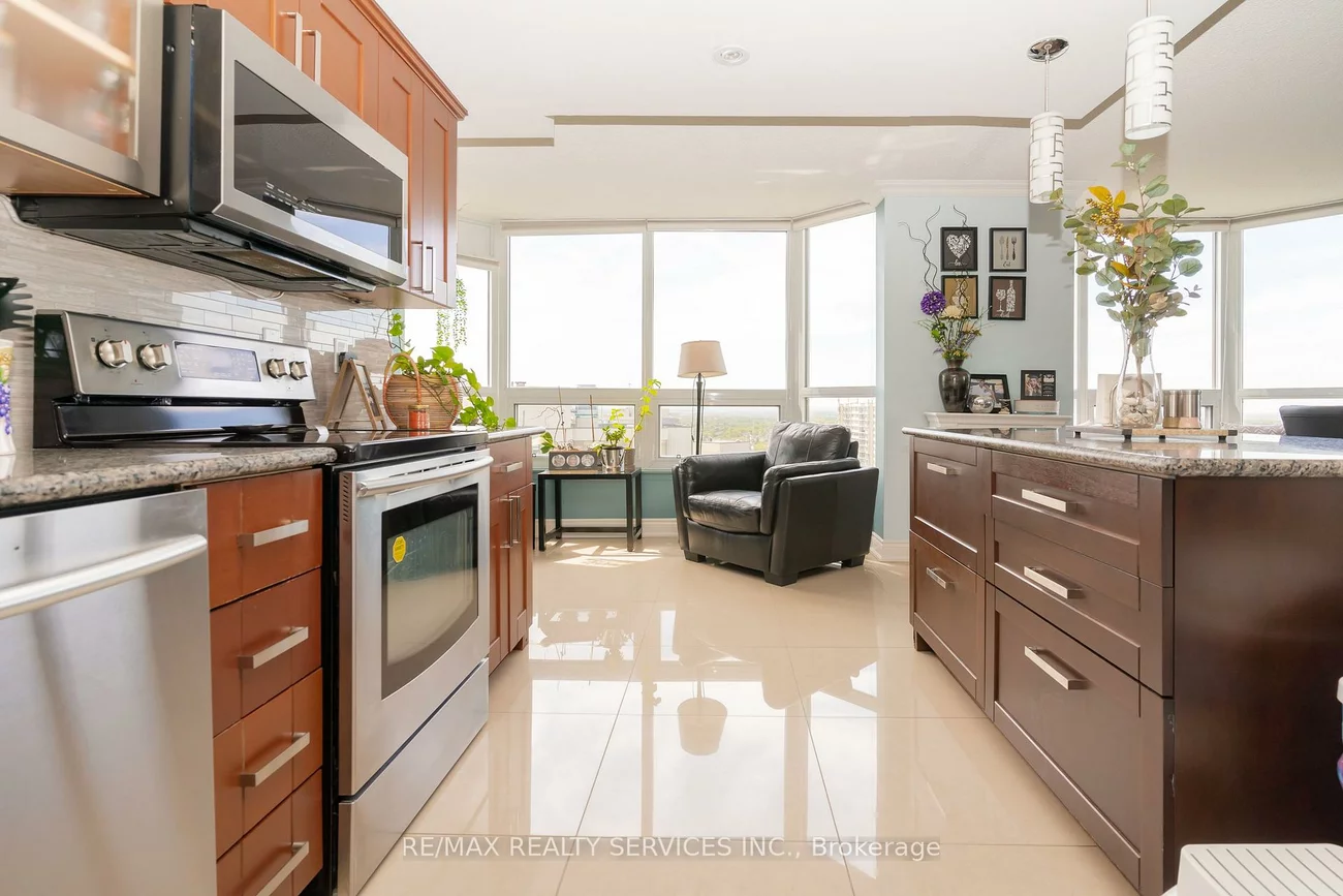 8, Lisa, Queen Street Corridor, Brampton