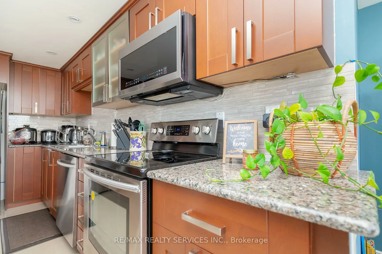 8, Lisa, Queen Street Corridor, Brampton