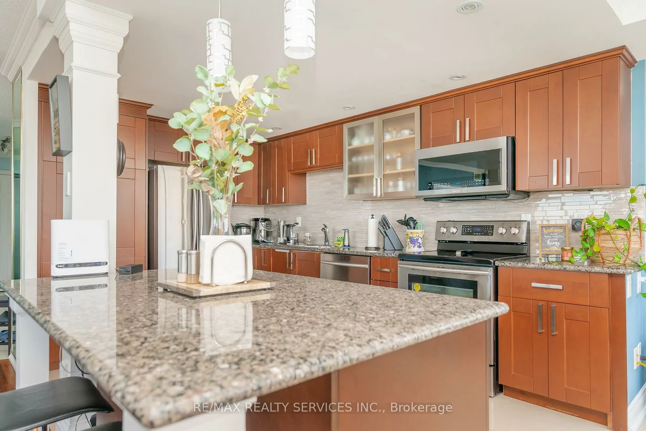 8, Lisa, Queen Street Corridor, Brampton