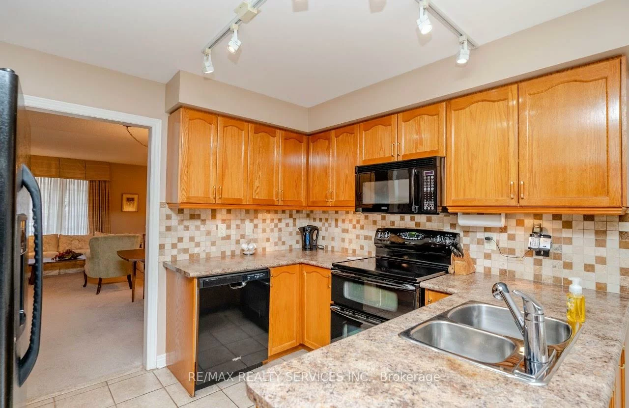13, Amberhill, Sandringham-Wellington, Brampton
