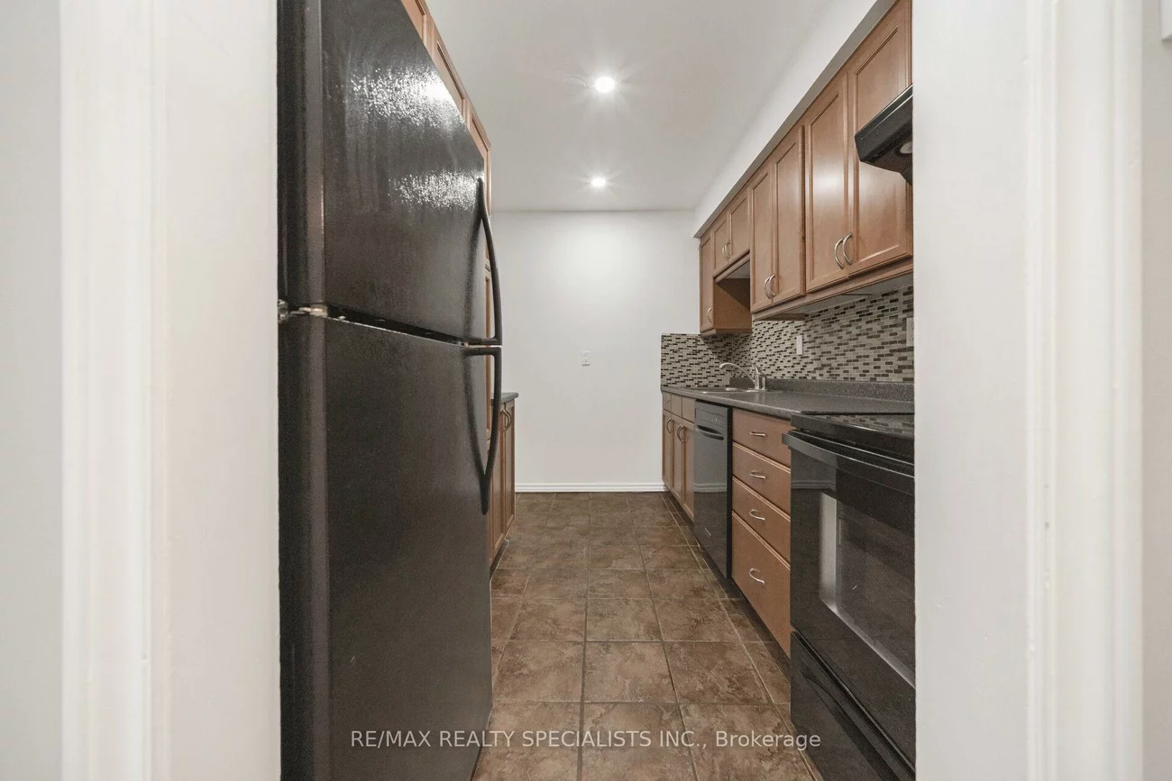 20, Enmount, Bramalea Road South Gateway, Brampton