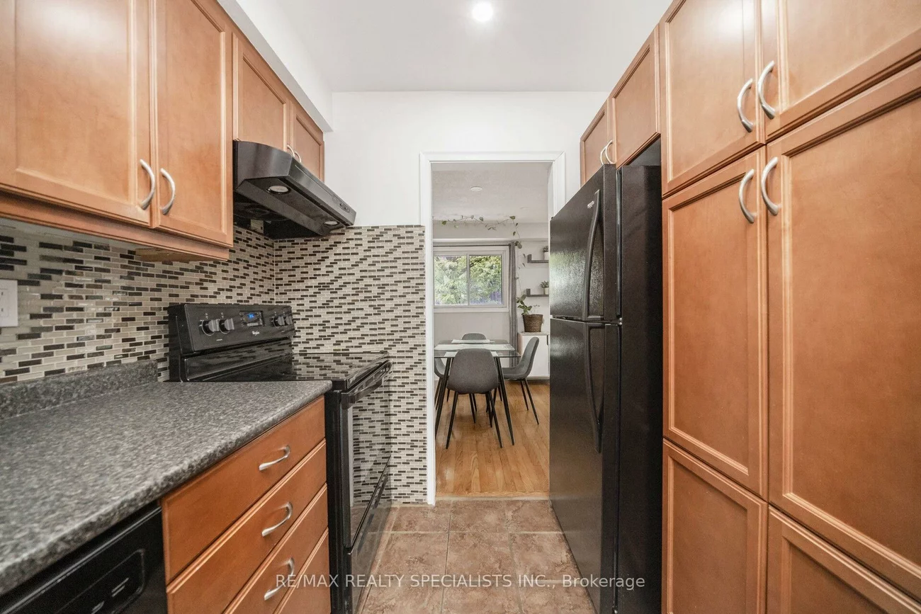 20, Enmount, Bramalea Road South Gateway, Brampton