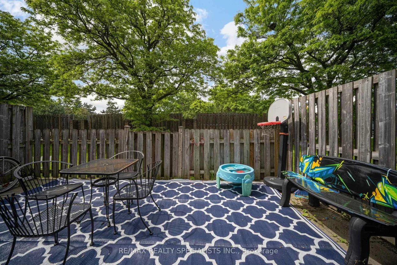 20, Enmount, Bramalea Road South Gateway, Brampton