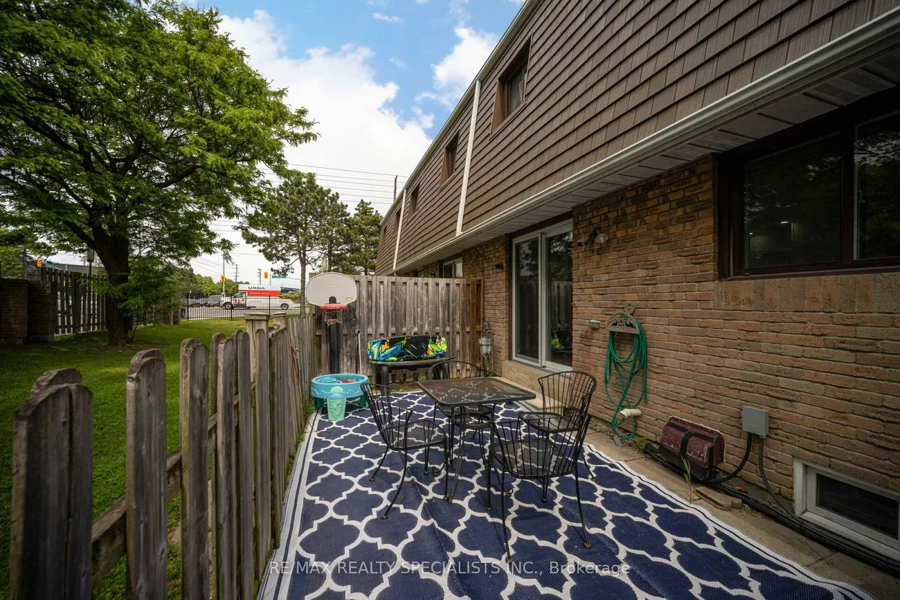 20, Enmount, Bramalea Road South Gateway, Brampton