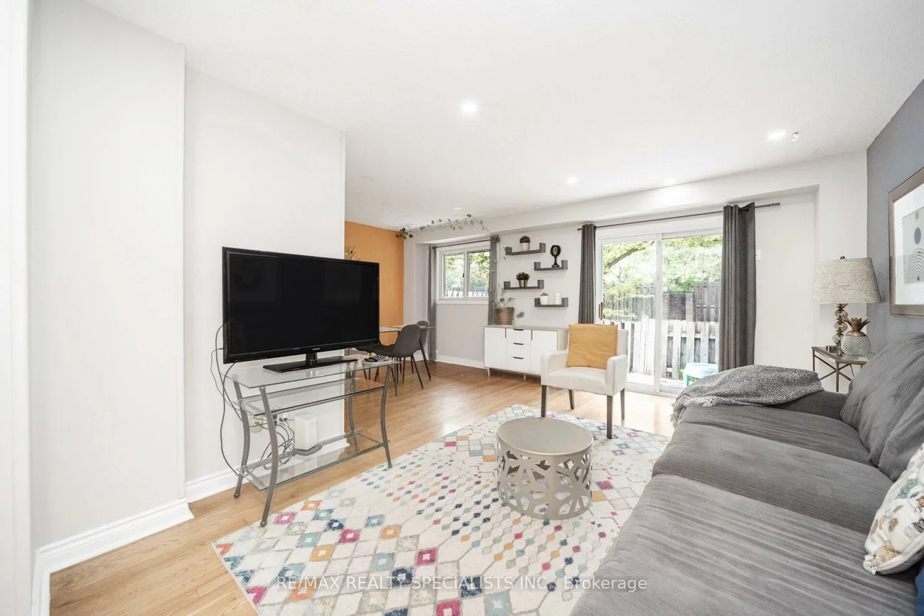 20, Enmount, Bramalea Road South Gateway, Brampton