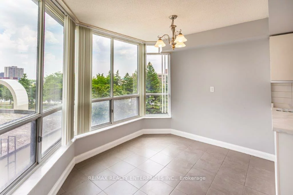 24, Hanover, Queen Street Corridor, Brampton