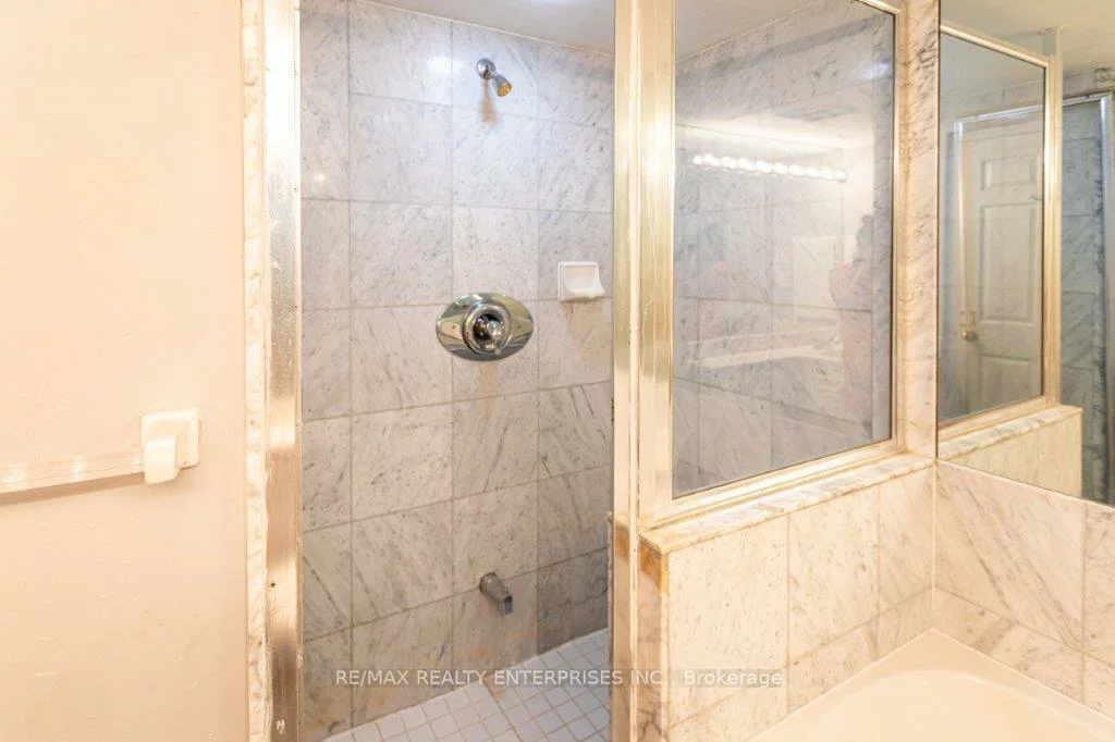 24, Hanover, Queen Street Corridor, Brampton