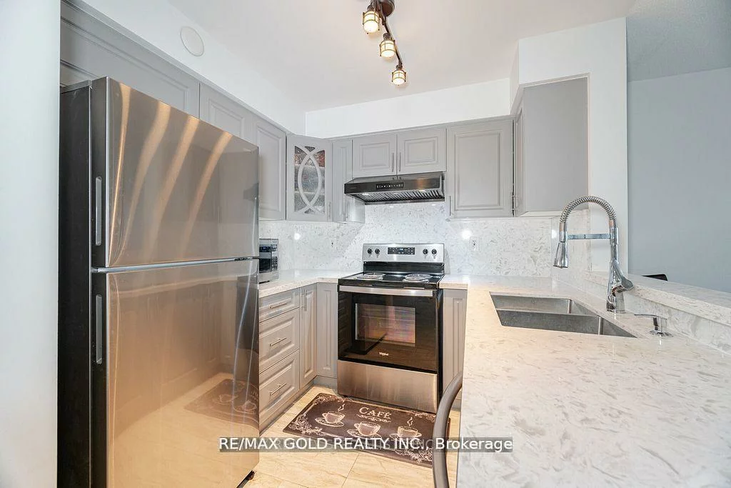 25, Via Rosedale, Sandringham-Wellington, Brampton