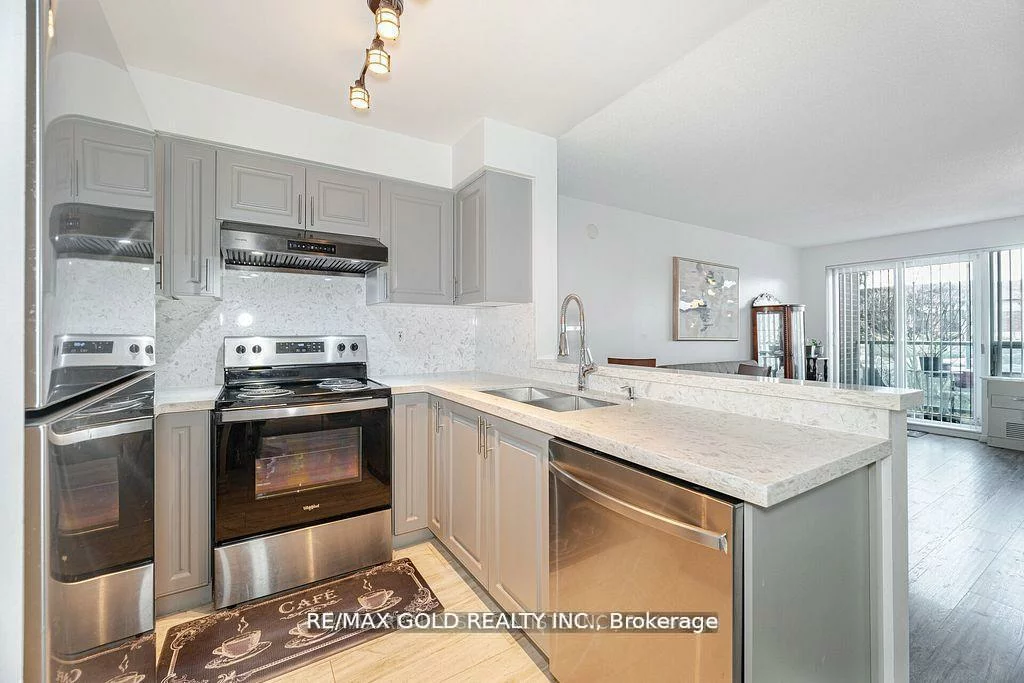 25, Via Rosedale, Sandringham-Wellington, Brampton