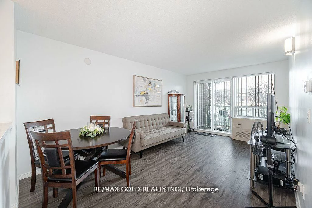 25, Via Rosedale, Sandringham-Wellington, Brampton