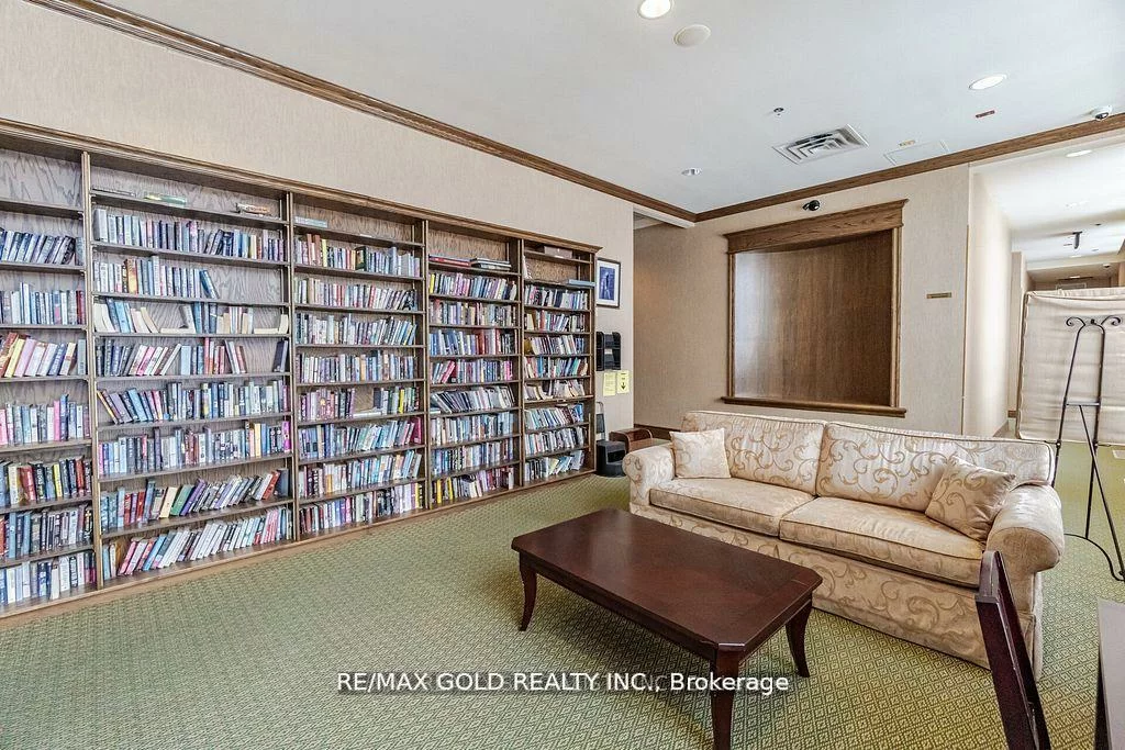25, Via Rosedale, Sandringham-Wellington, Brampton