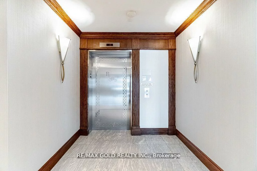 25, Via Rosedale, Sandringham-Wellington, Brampton