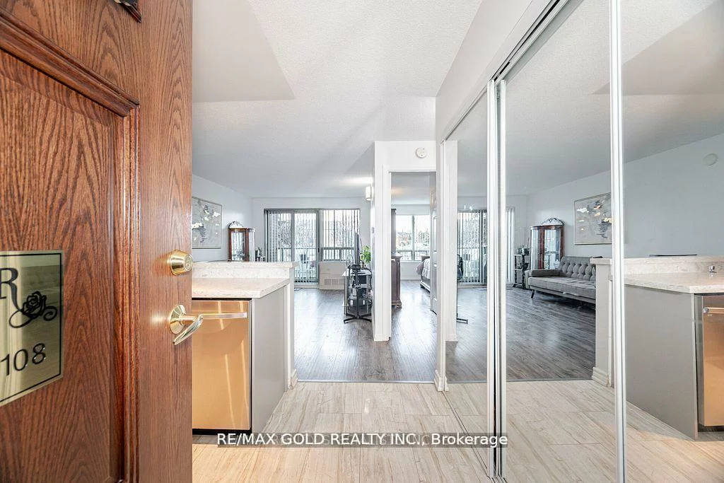 25, Via Rosedale, Sandringham-Wellington, Brampton