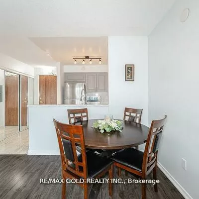 25, Via Rosedale, Sandringham-Wellington, Brampton