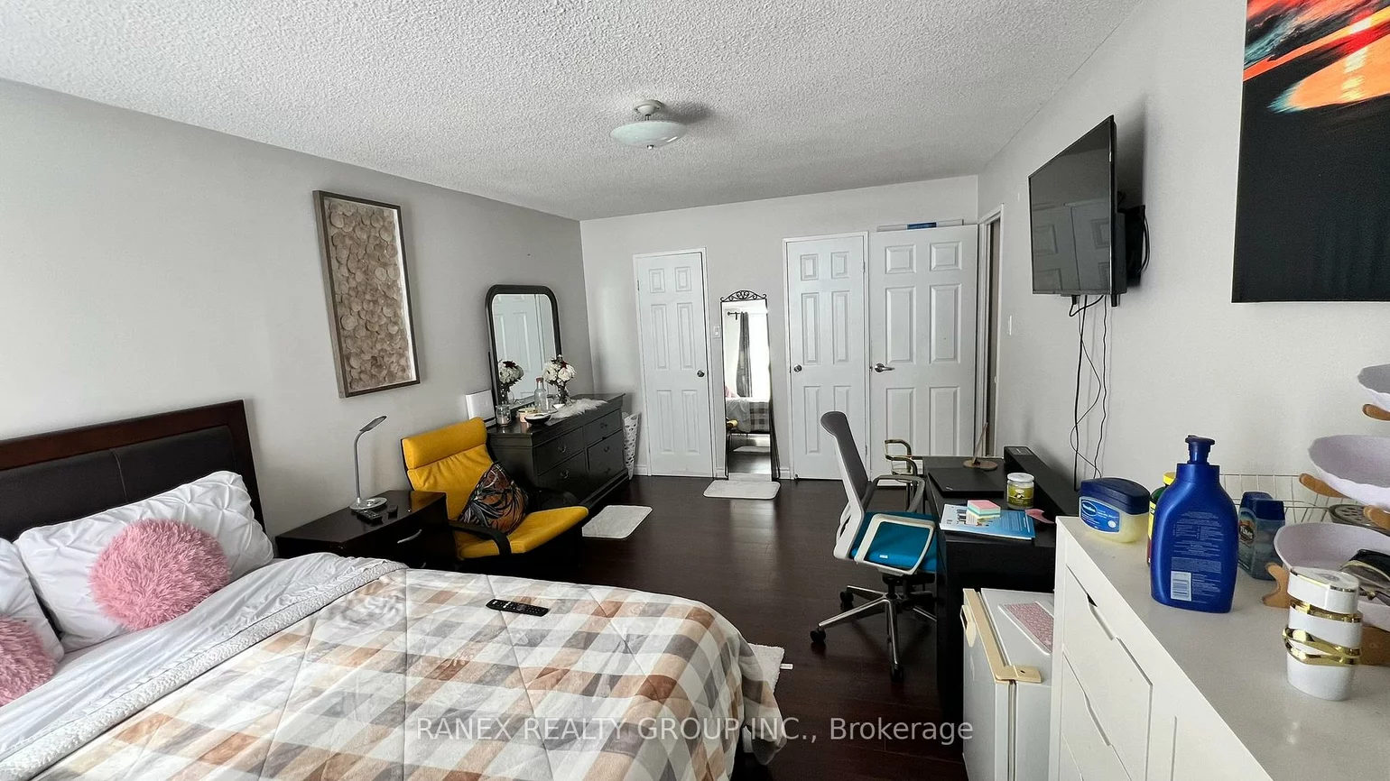 18, Knightsbridge, Queen Street Corridor, Brampton
