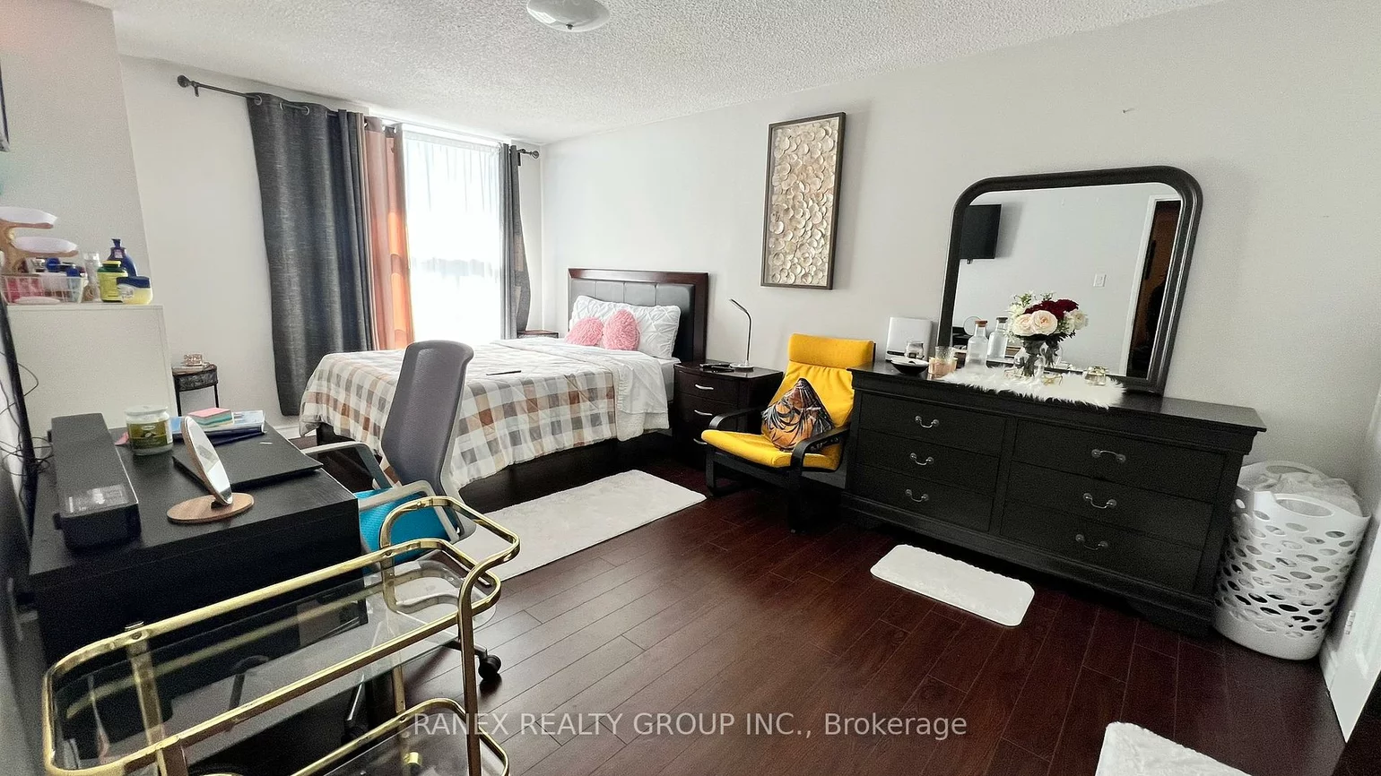 18, Knightsbridge, Queen Street Corridor, Brampton