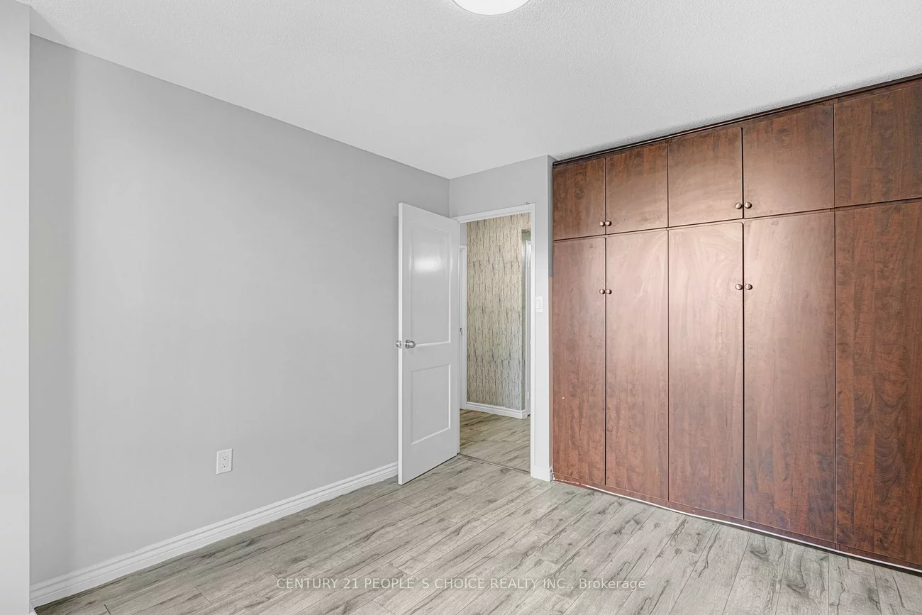 21, Knightsbridge, Queen Street Corridor, Brampton
