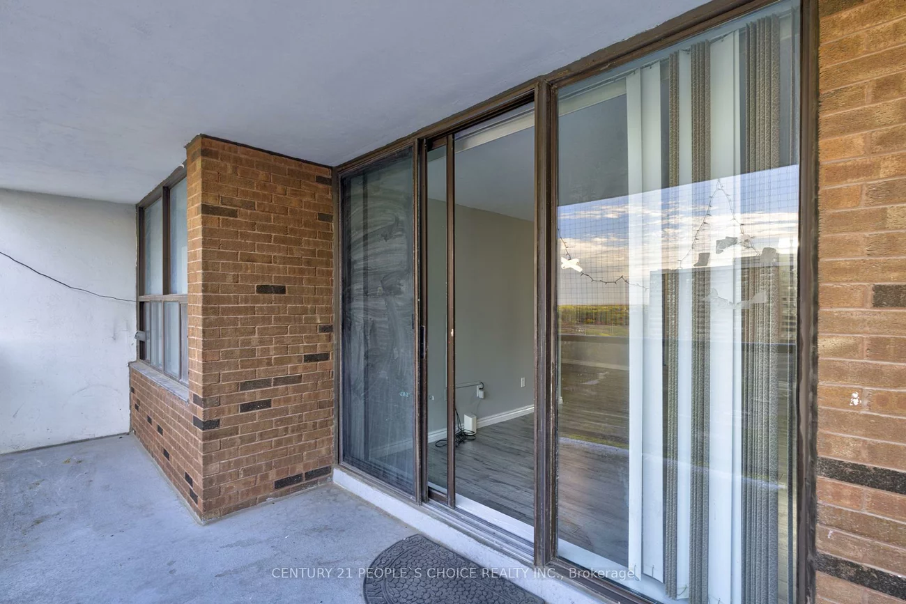 21, Knightsbridge, Queen Street Corridor, Brampton