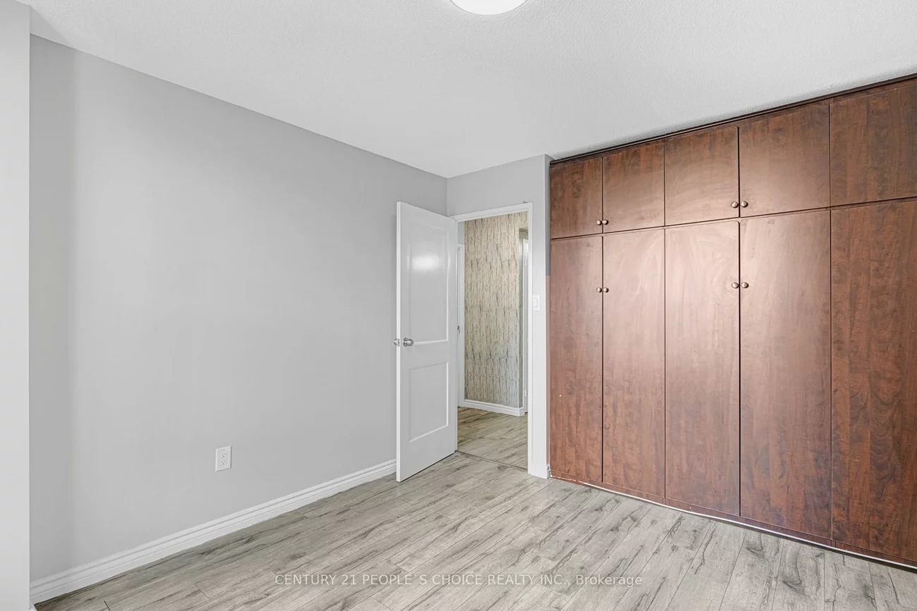 21, Knightsbridge, Queen Street Corridor, Brampton