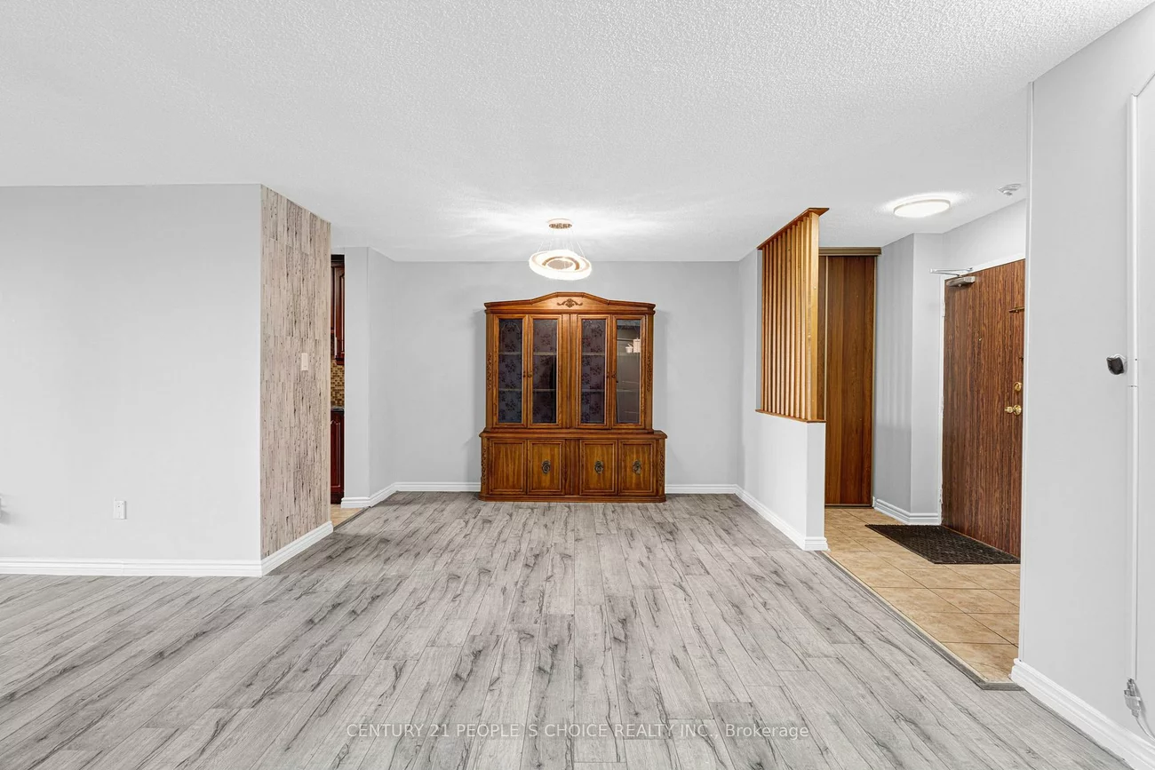 21, Knightsbridge, Queen Street Corridor, Brampton