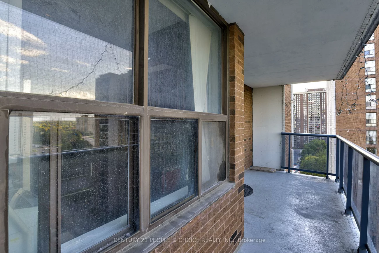 21, Knightsbridge, Queen Street Corridor, Brampton