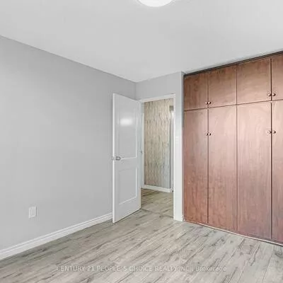 21, Knightsbridge, Queen Street Corridor, Brampton