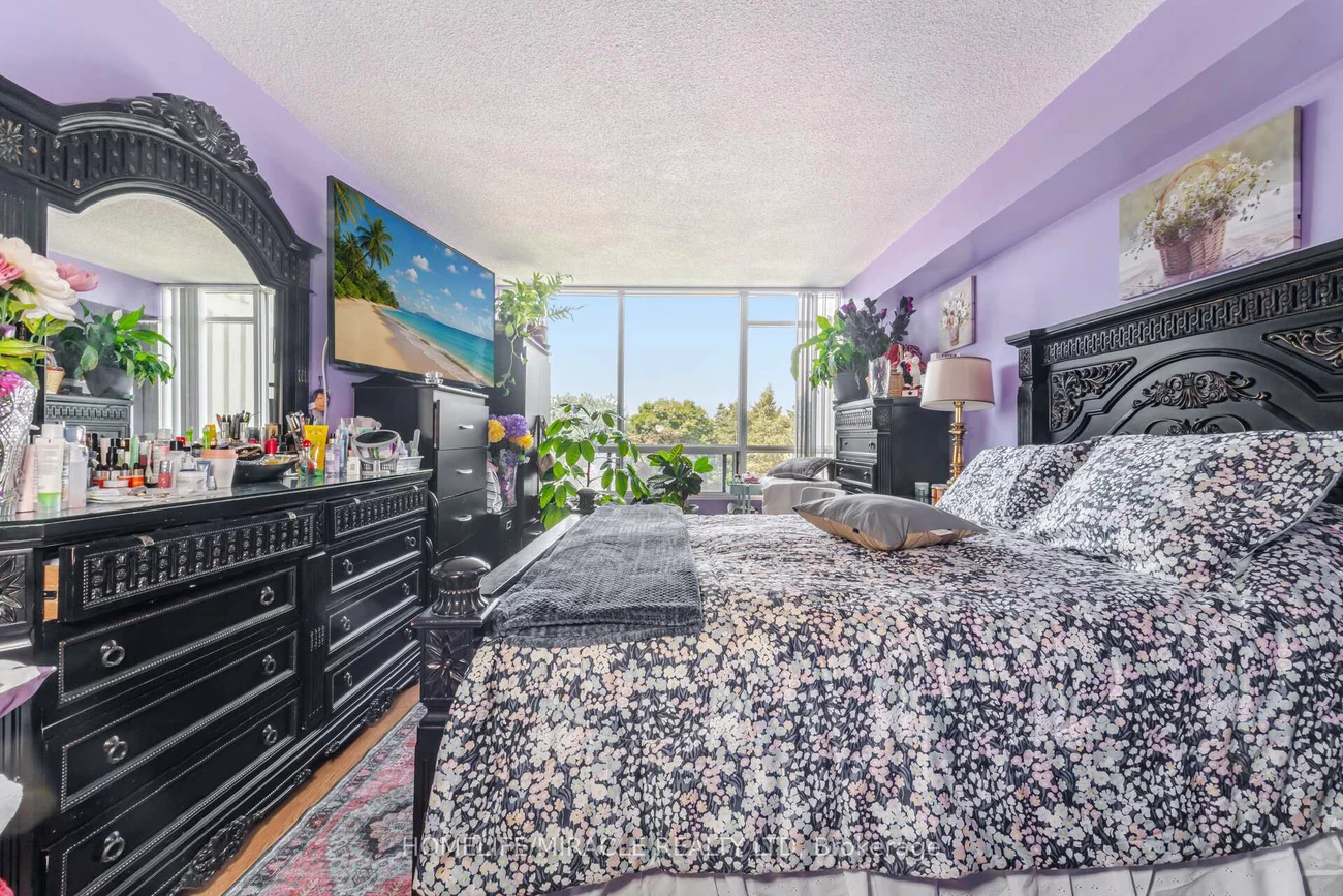 26, Hanover, Queen Street Corridor, Brampton