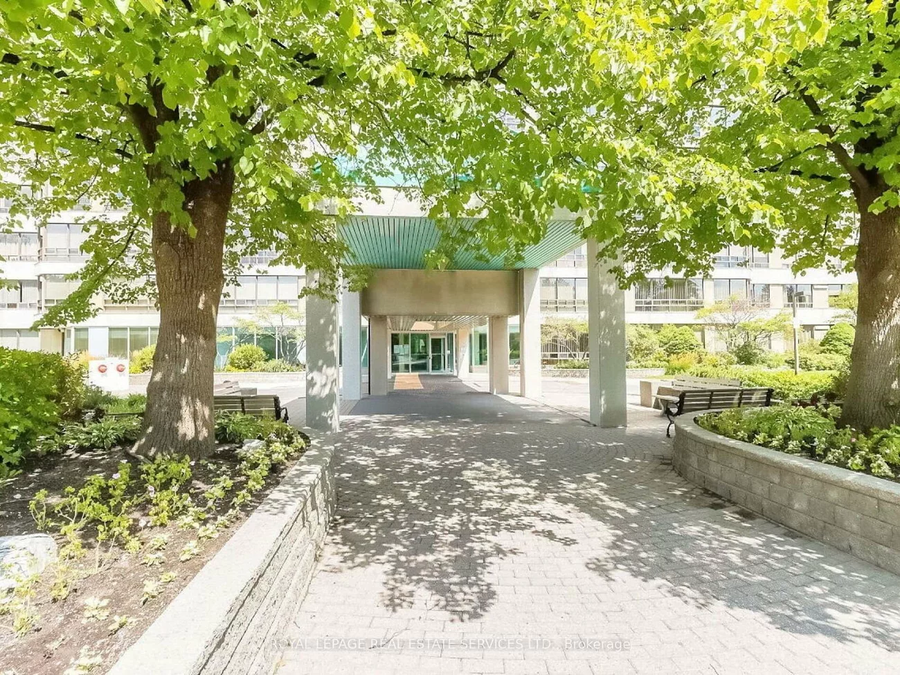 310, Mill, Brampton South, Brampton