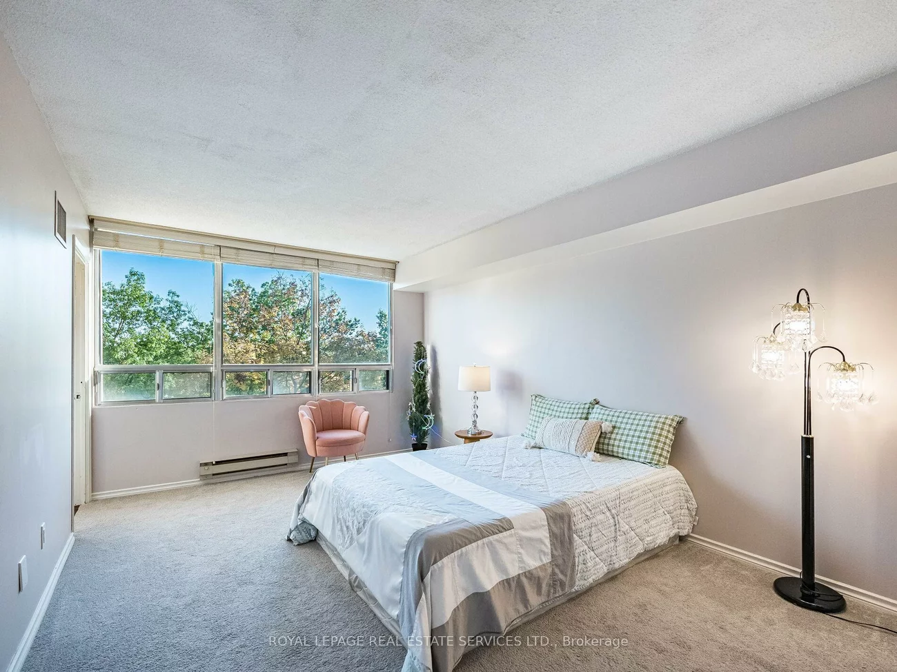 310, Mill, Brampton South, Brampton