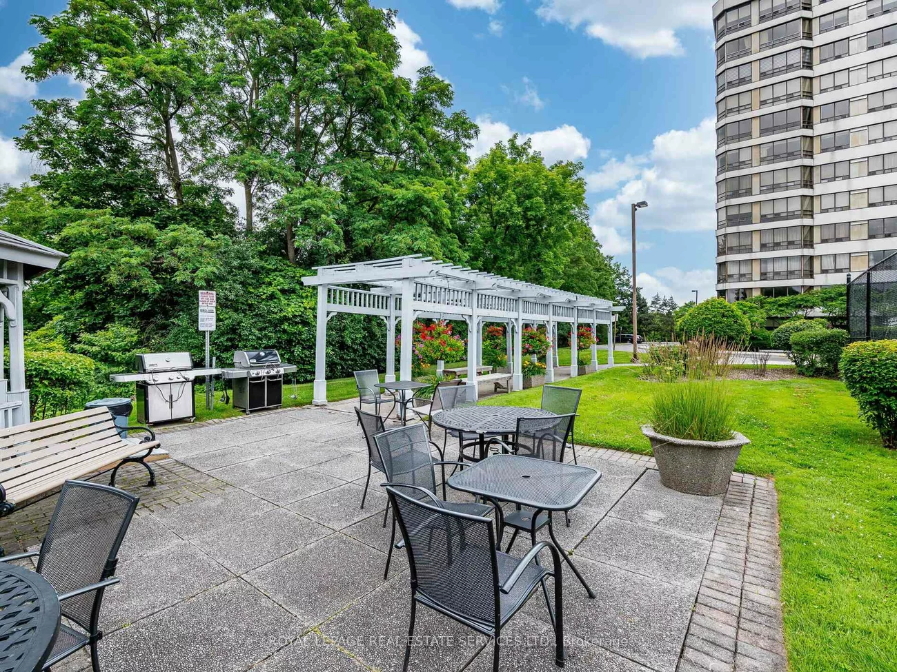 310, Mill, Brampton South, Brampton