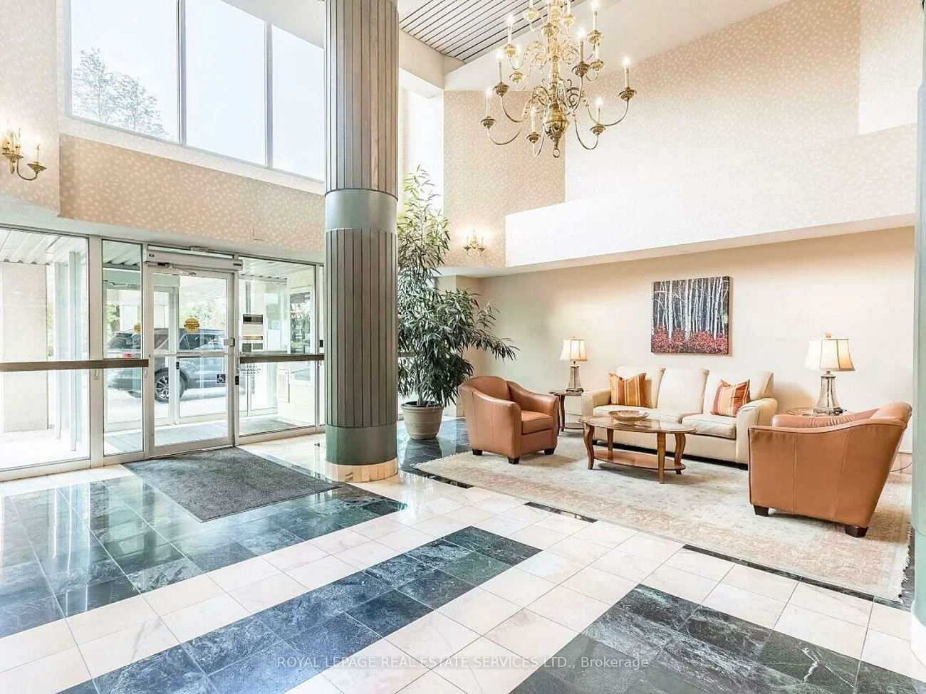 310, Mill, Brampton South, Brampton