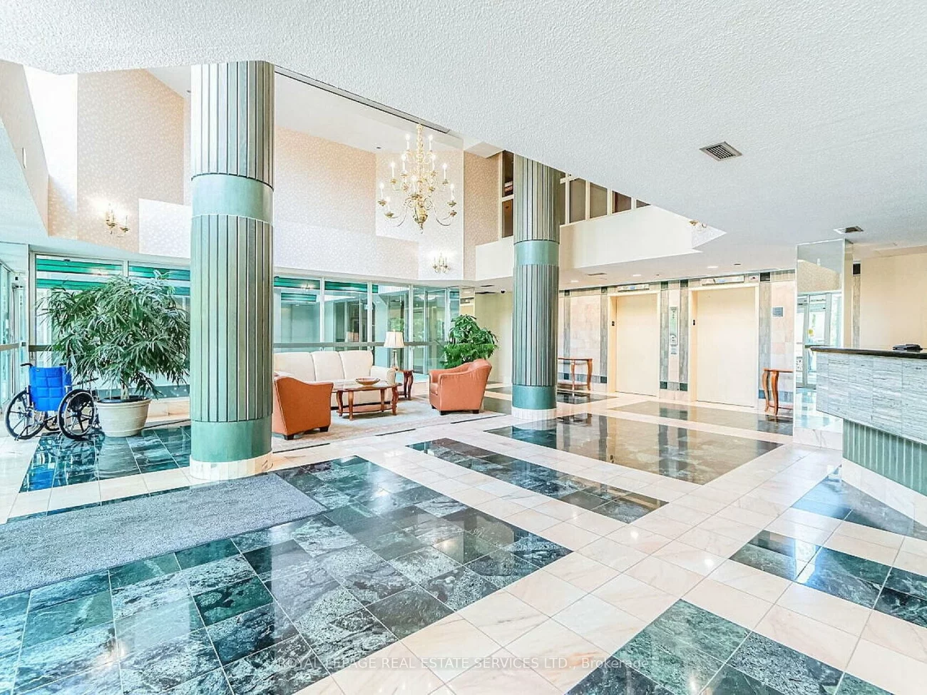 310, Mill, Brampton South, Brampton