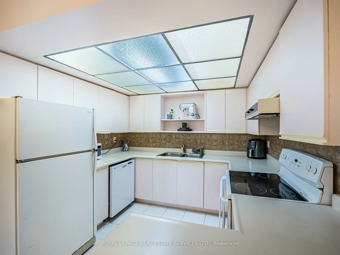 310, Mill, Brampton South, Brampton