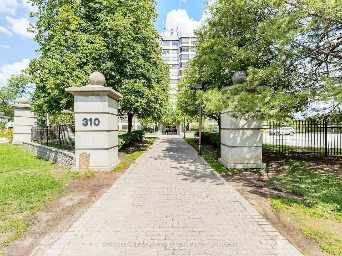 310, Mill, Brampton South, Brampton