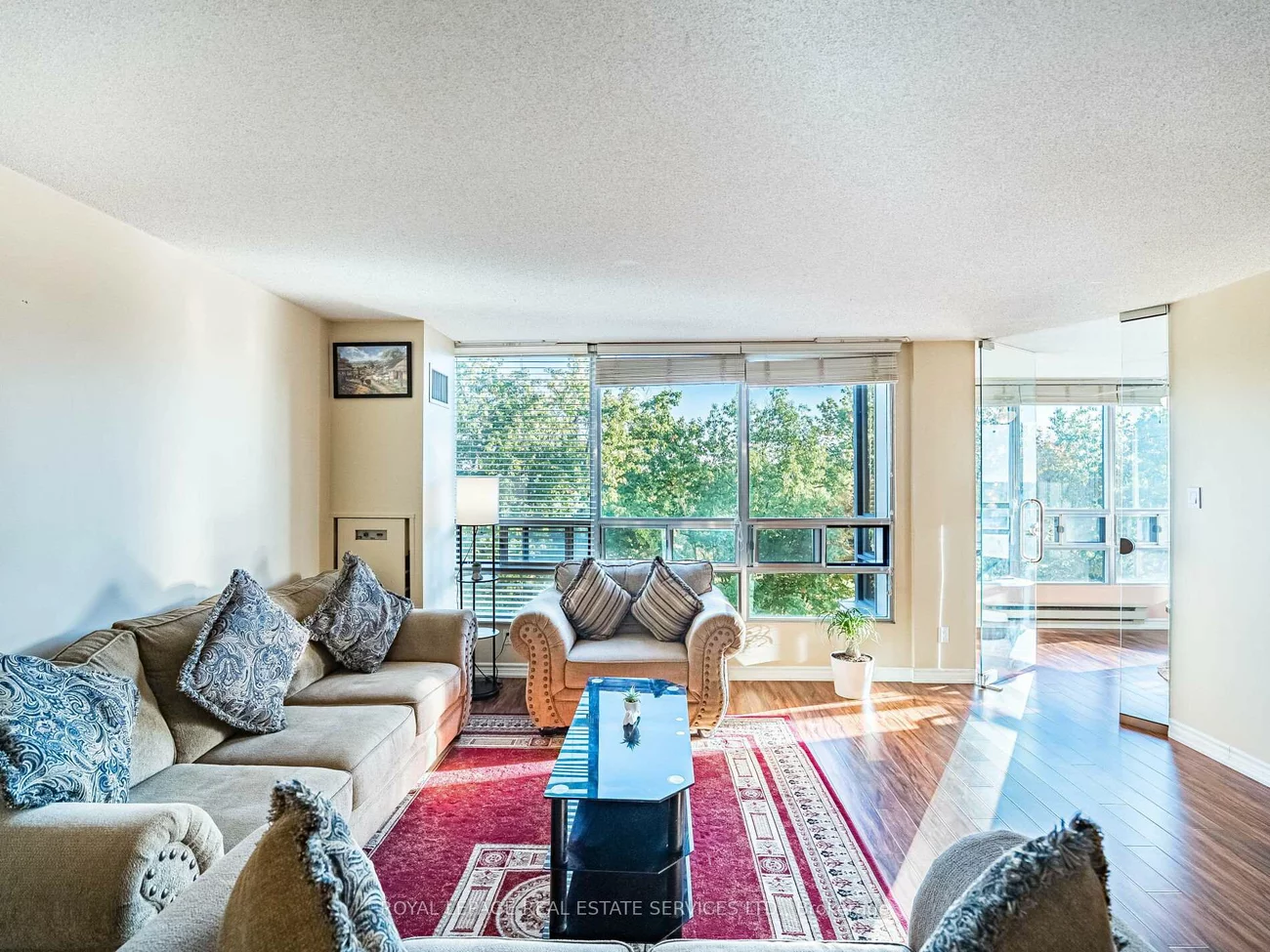 310, Mill, Brampton South, Brampton