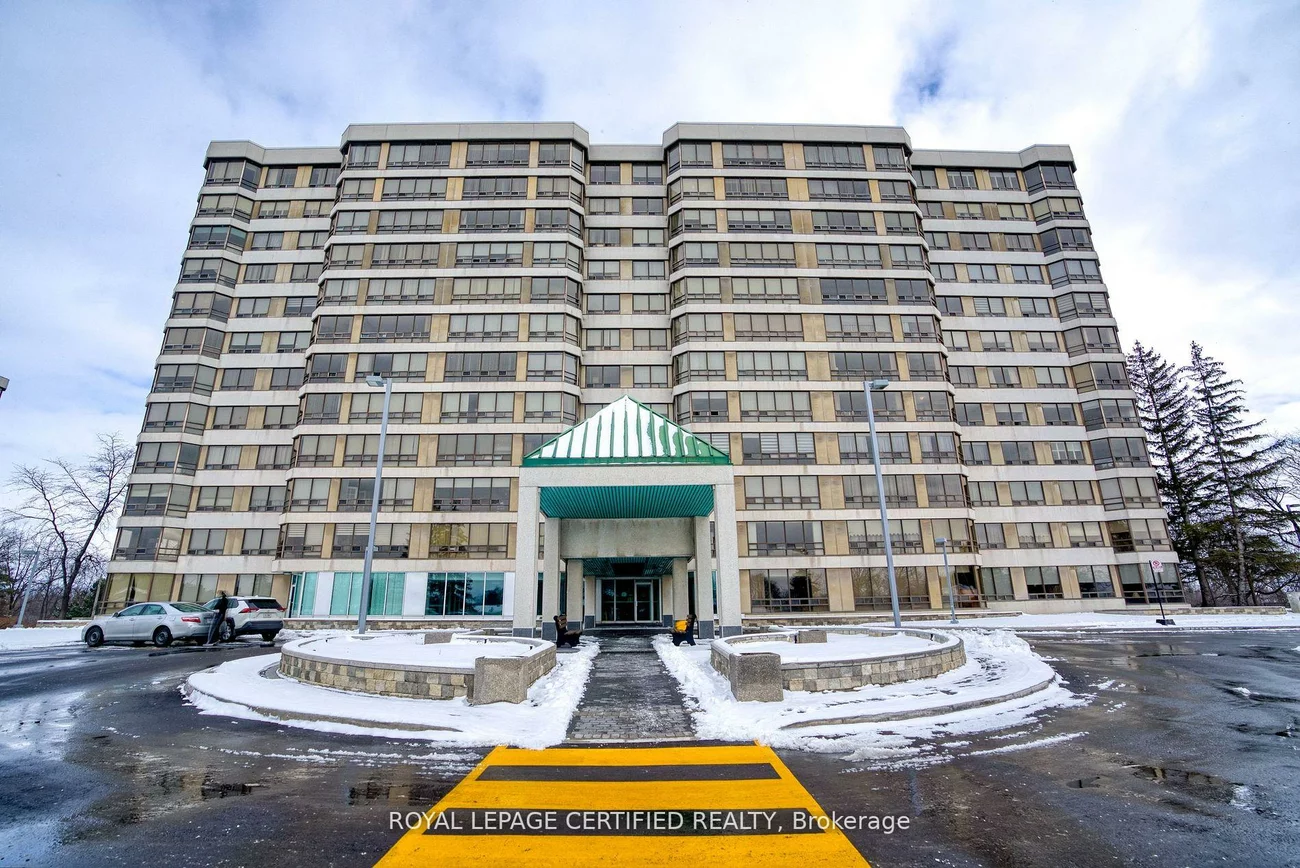 320, Mill, Brampton South, Brampton