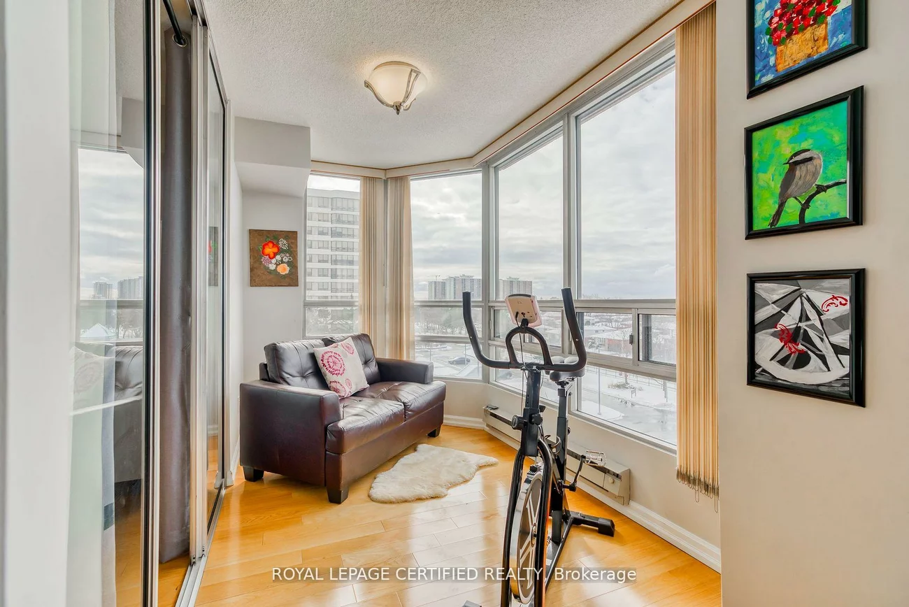 320, Mill, Brampton South, Brampton