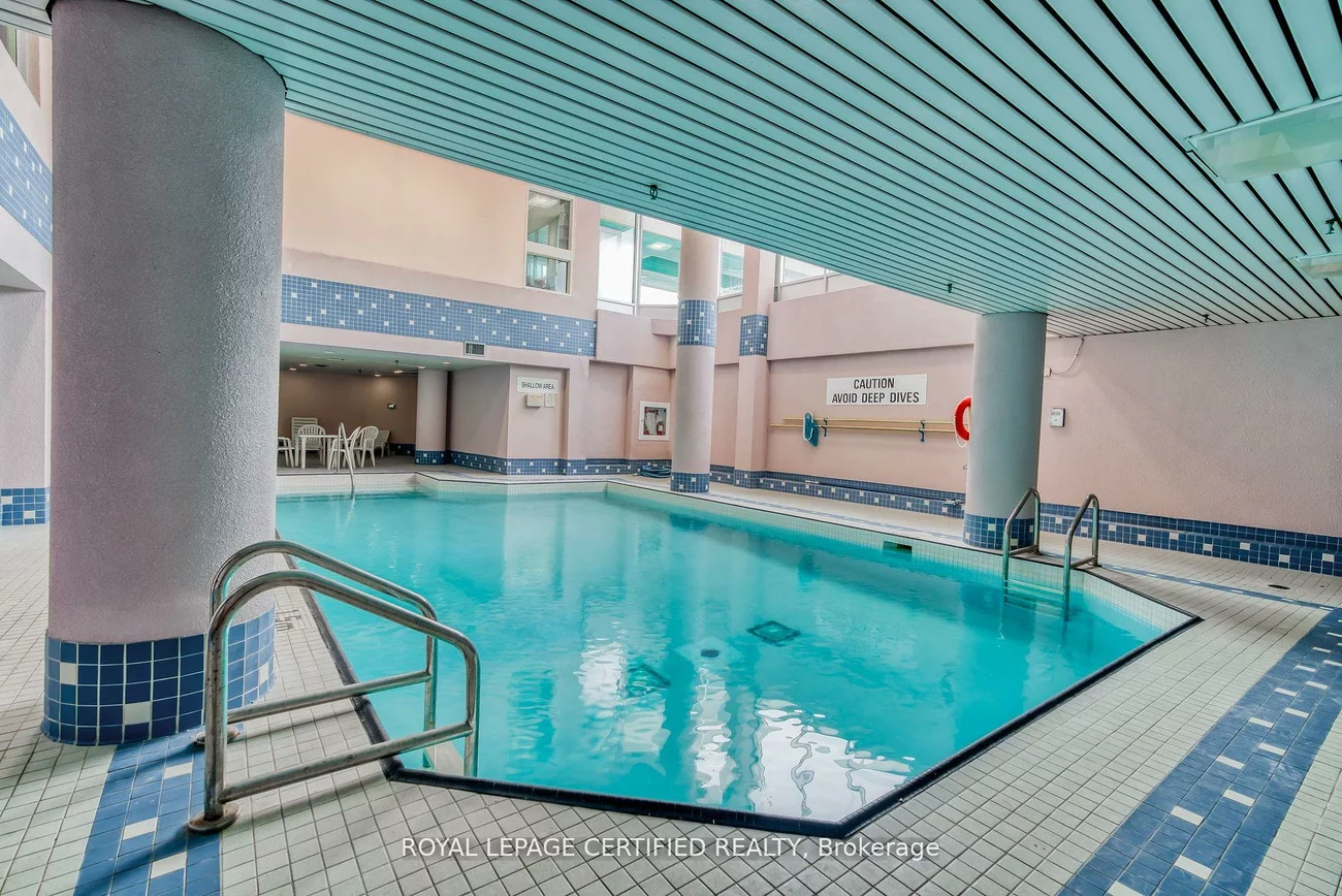 320, Mill, Brampton South, Brampton