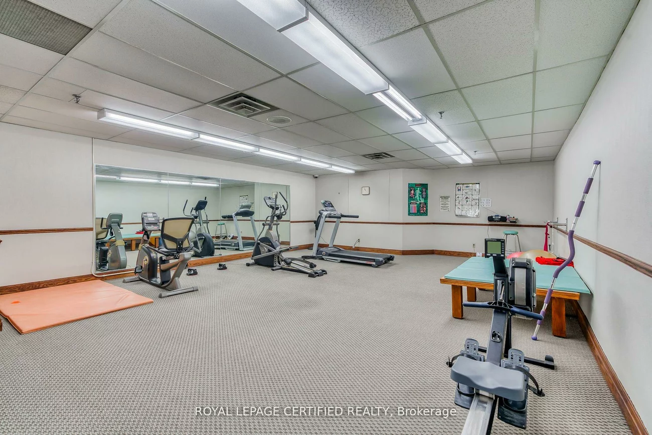 320, Mill, Brampton South, Brampton