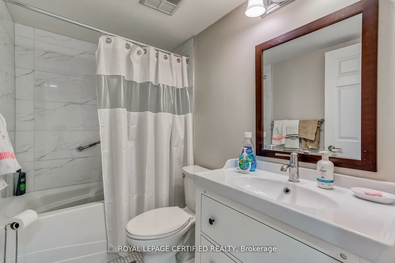 320, Mill, Brampton South, Brampton