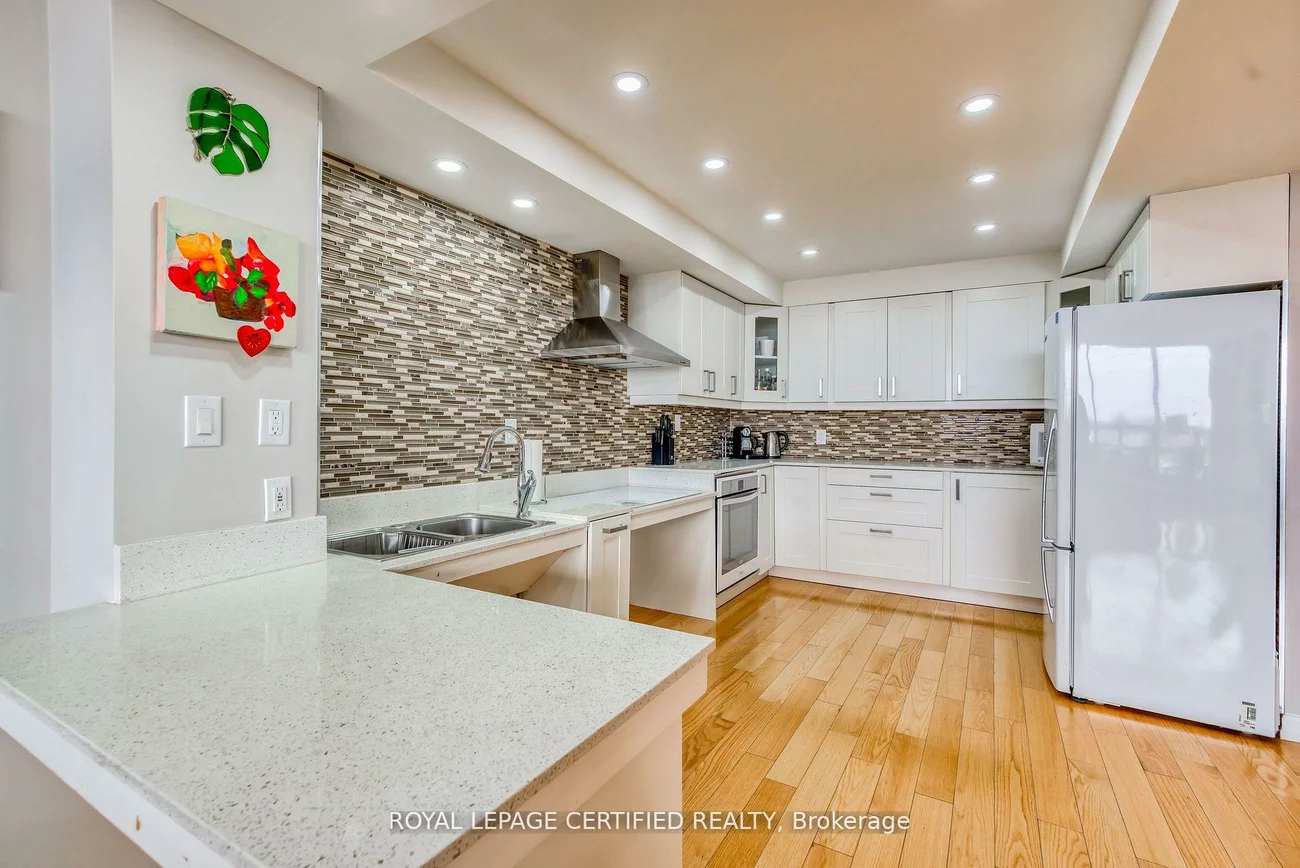 320, Mill, Brampton South, Brampton