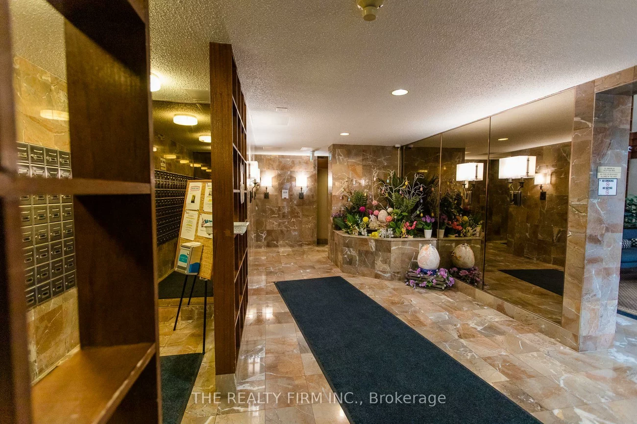 100, County Court, Fletcher's Creek South, Brampton