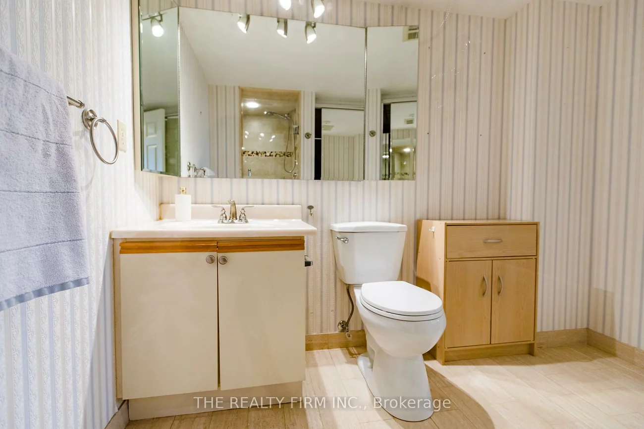 100, County Court, Fletcher's Creek South, Brampton