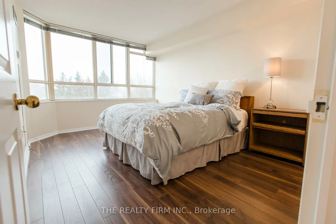 100, County Court, Fletcher's Creek South, Brampton